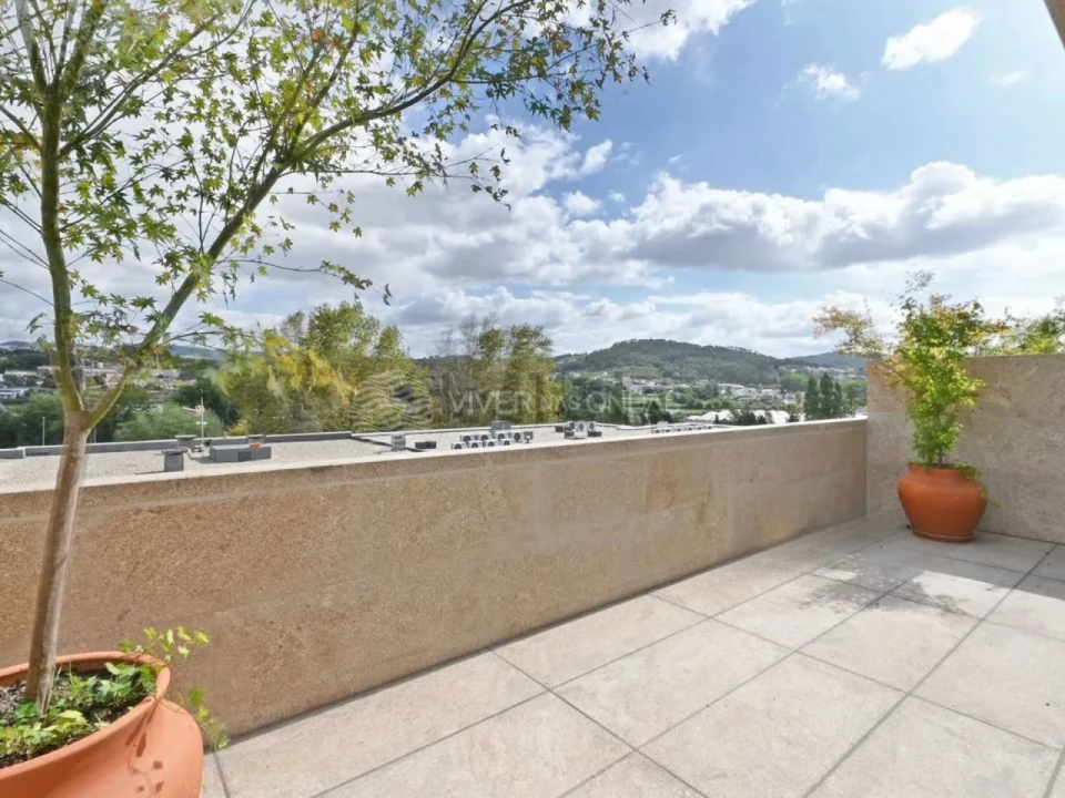 Apartamento T2 para Venda em Creixomil Foto 14