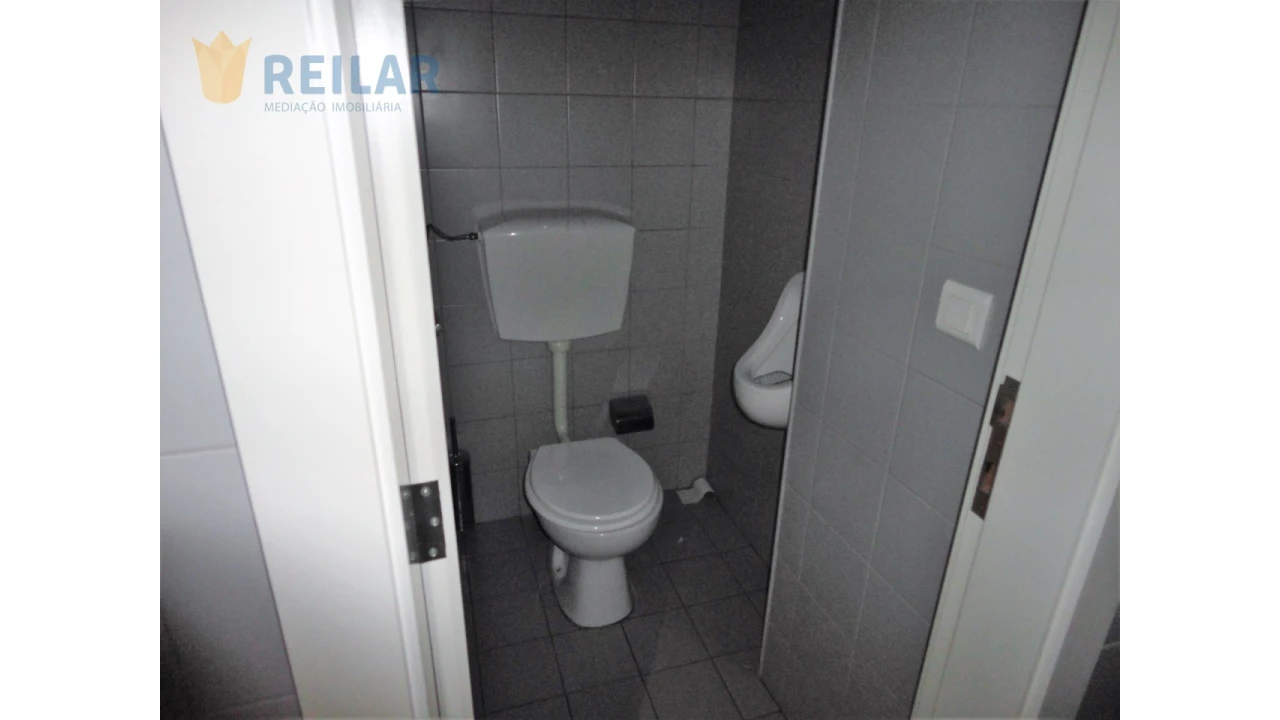 Loja para Venda em Póvoa de Santa Iria e Forte da Casa Foto 13