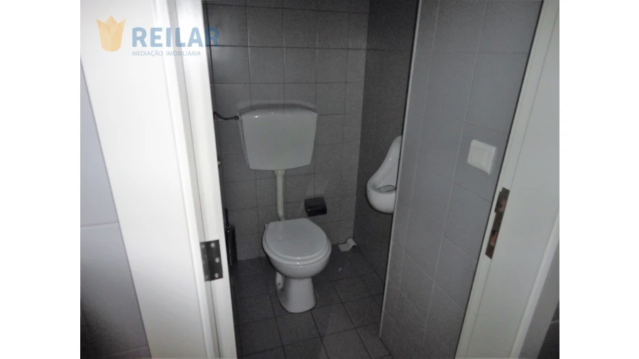 Loja para Venda em Póvoa de Santa Iria e Forte da Casa Foto 13