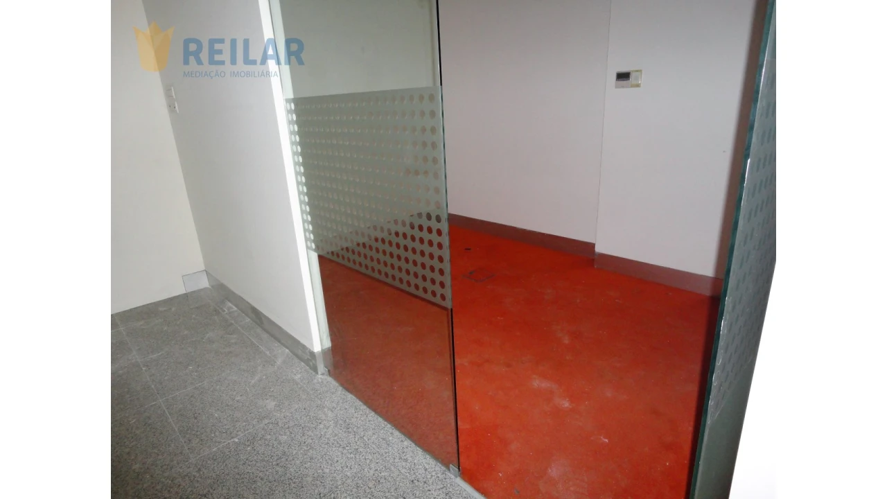 Loja para Arrendamento em Póvoa de Santa Iria e Forte da Casa Foto 10