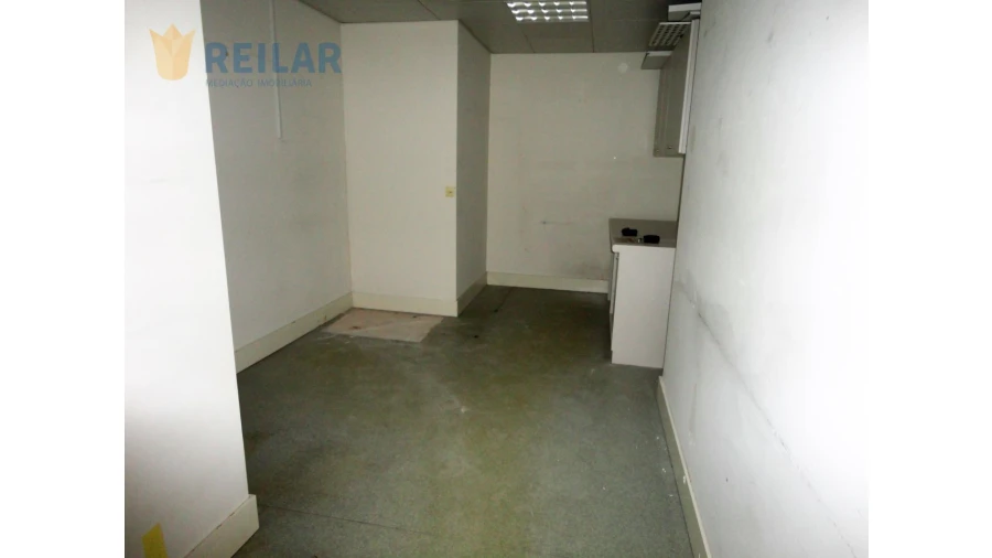 Loja para Arrendamento em Póvoa de Santa Iria e Forte da Casa Foto 11