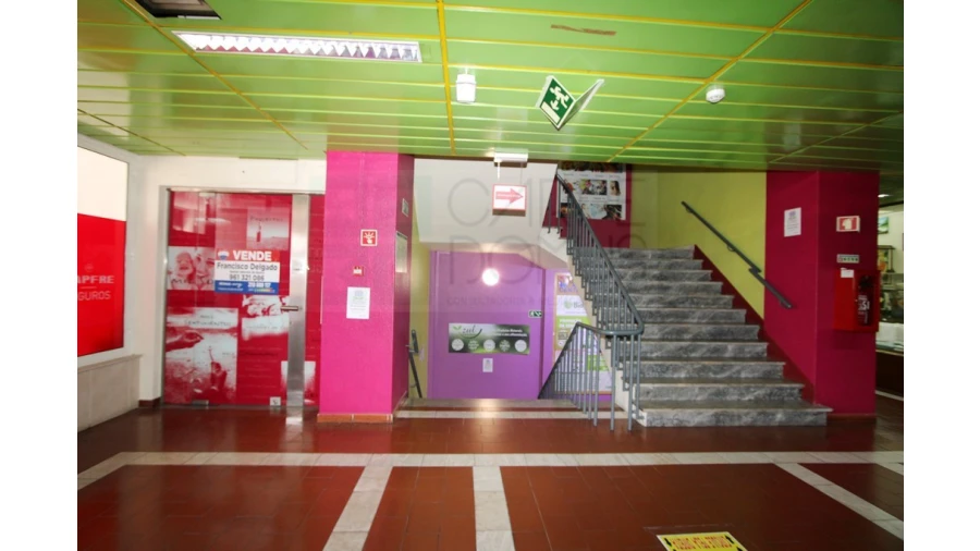 Loja para Venda em Amora Foto 22