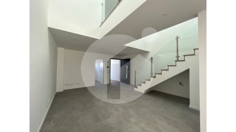 Moradia T3 para Venda em Quelfes