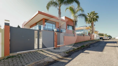 Moradia T3 para Venda em Moncarapacho e Fuseta
