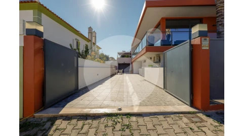 Moradia T3 para Venda em Moncarapacho e Fuseta