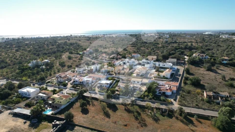 Moradia T3 para Venda em Moncarapacho e Fuseta