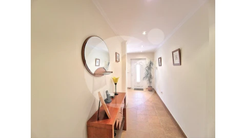 Moradia T4 para Venda em Moncarapacho e Fuseta