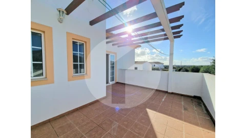Moradia T4 para Venda em Moncarapacho e Fuseta