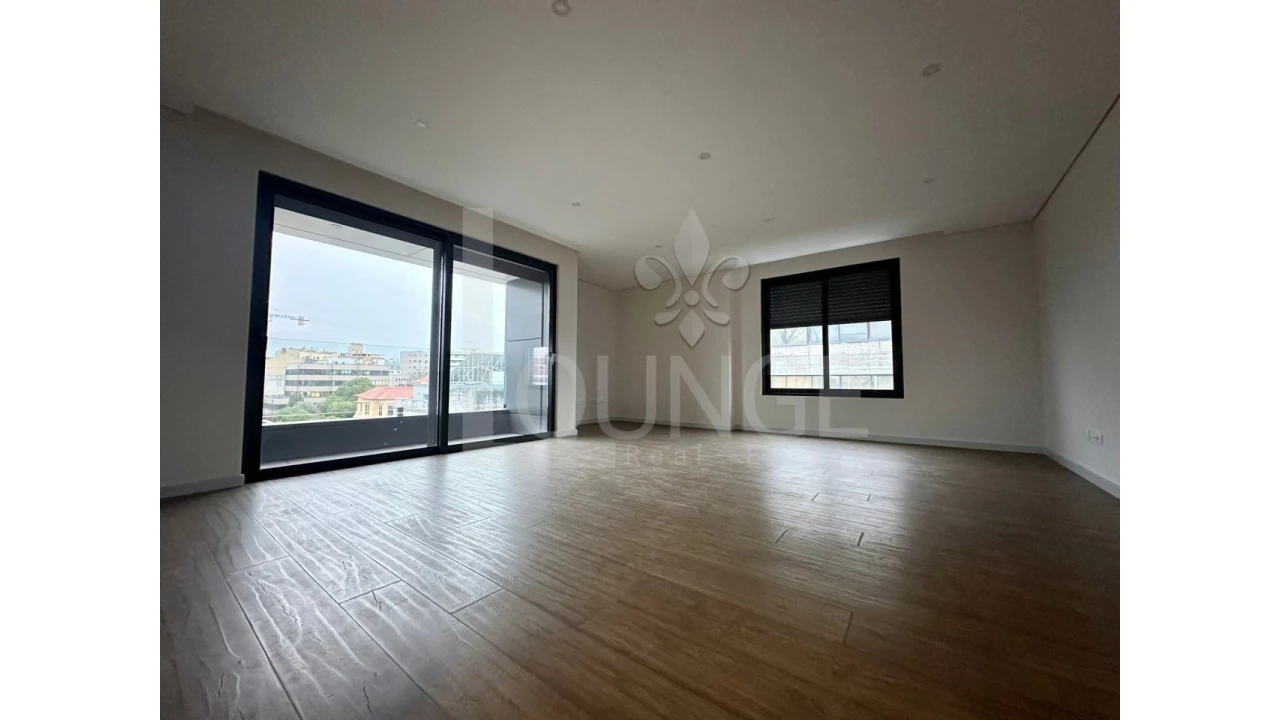 Apartamento T3 para Venda em Cedofeita, Santo Ildefonso, Sé, Miragaia, São Nicolau e Vitória Foto 2