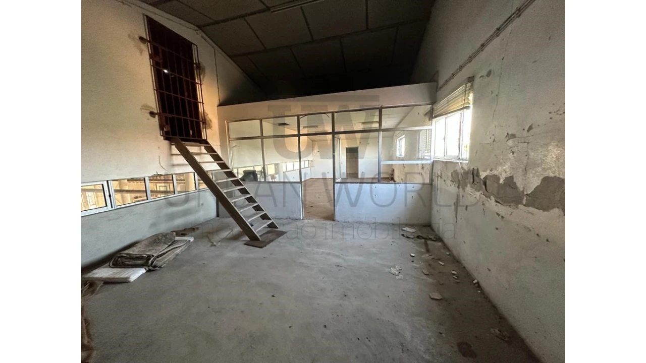 Armazém para Venda em Sobral de Monte Agraço Foto 6