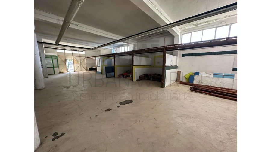 Armazém para Venda em Sobral de Monte Agraço Foto 5