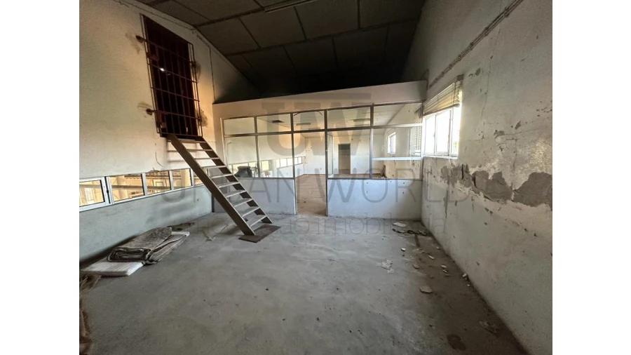 Armazém para Venda em Sobral de Monte Agraço Foto 6