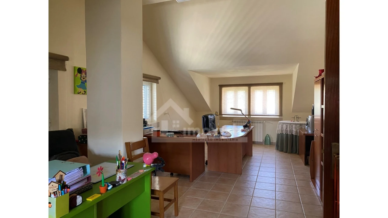 Moradia T5 para Venda em Castanheira de Pêra e Coentral Foto 29