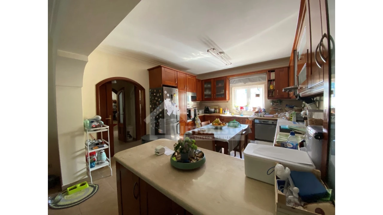 Moradia T5 para Venda em Castanheira de Pêra e Coentral Foto 12