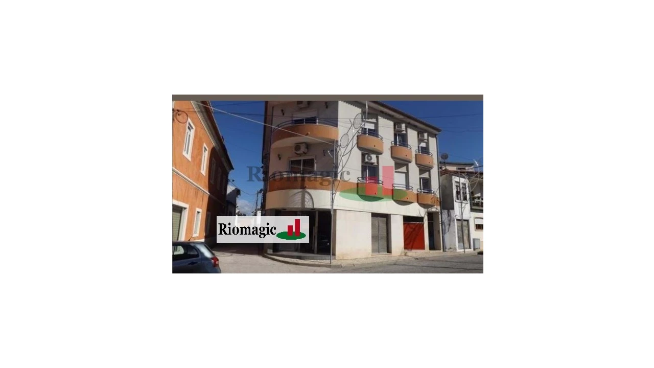 Loja para Venda em Amiais de Baixo Foto 1