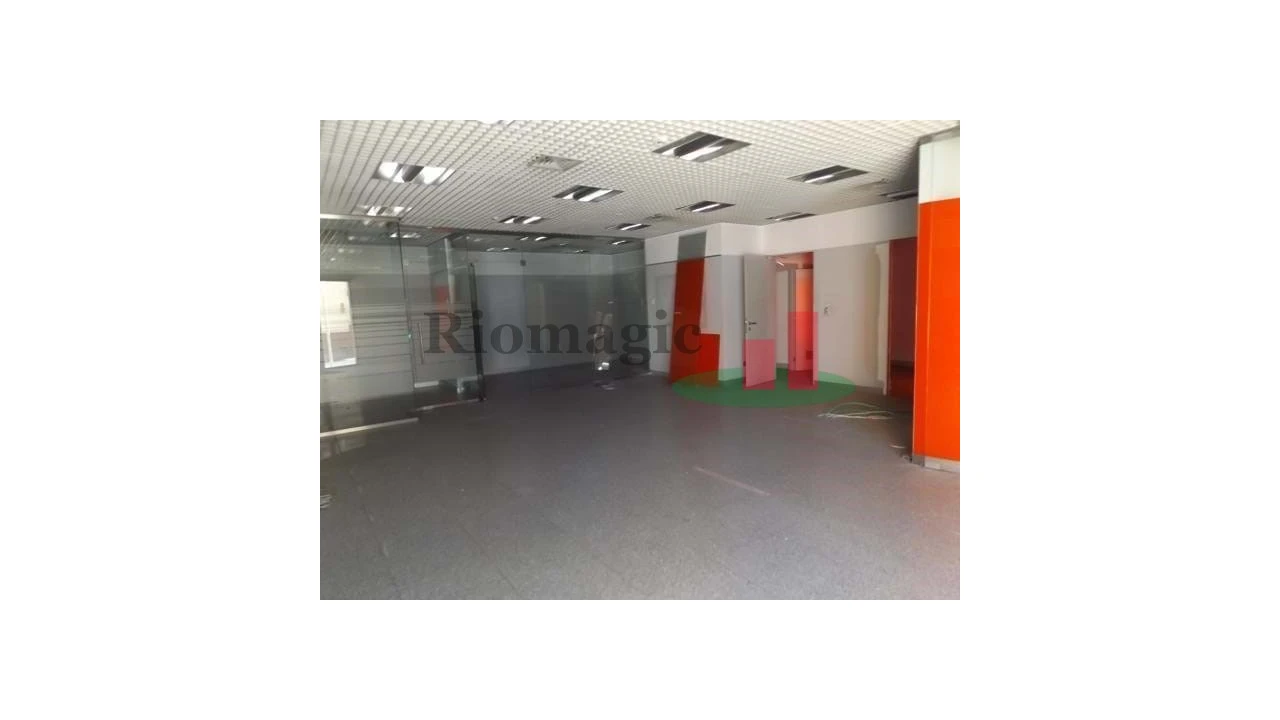 Loja para Venda em Amiais de Baixo Foto 2