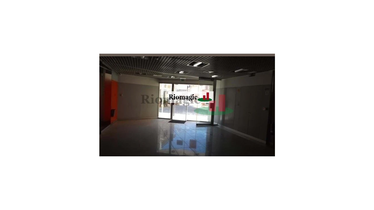 Loja para Venda em Amiais de Baixo Foto 3