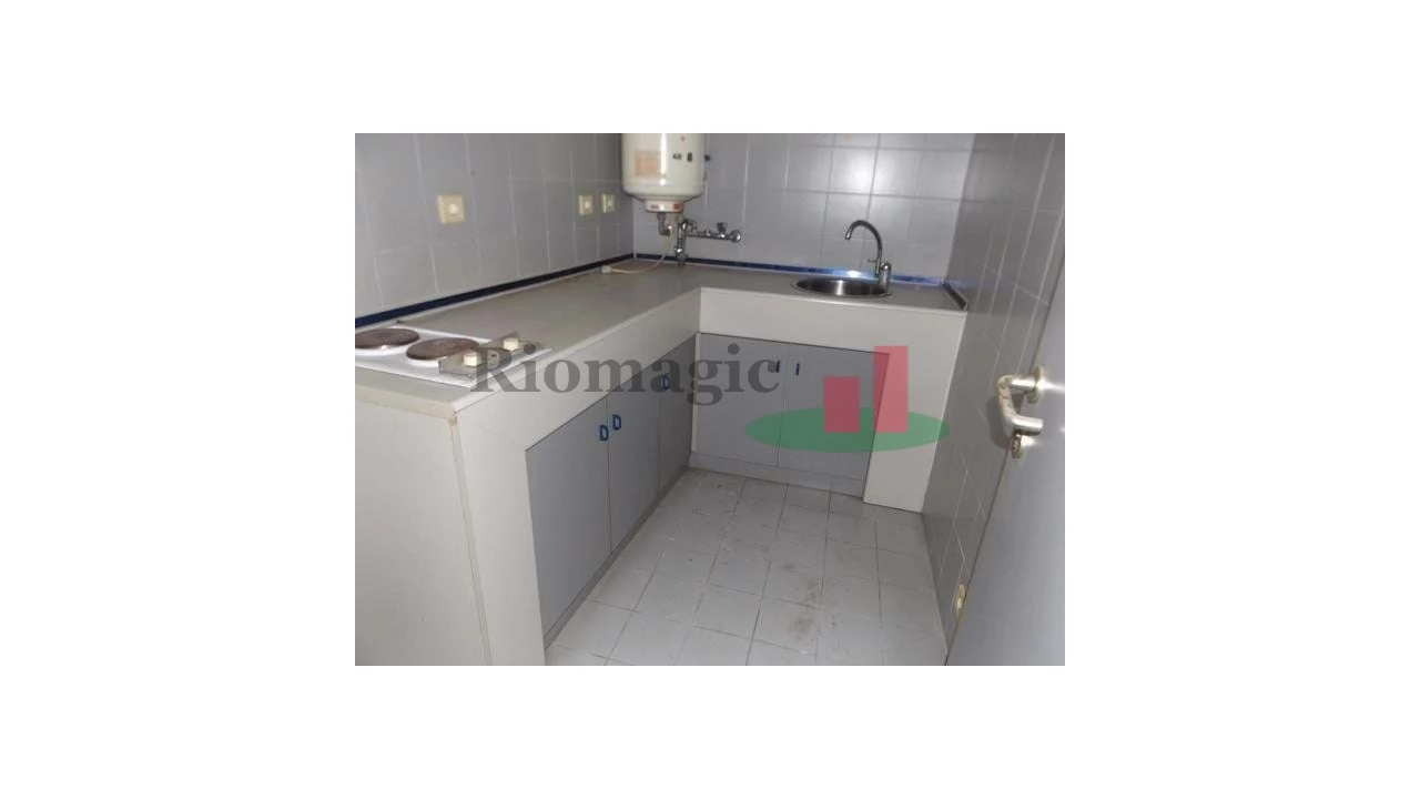 Loja para Venda em Amiais de Baixo Foto 4