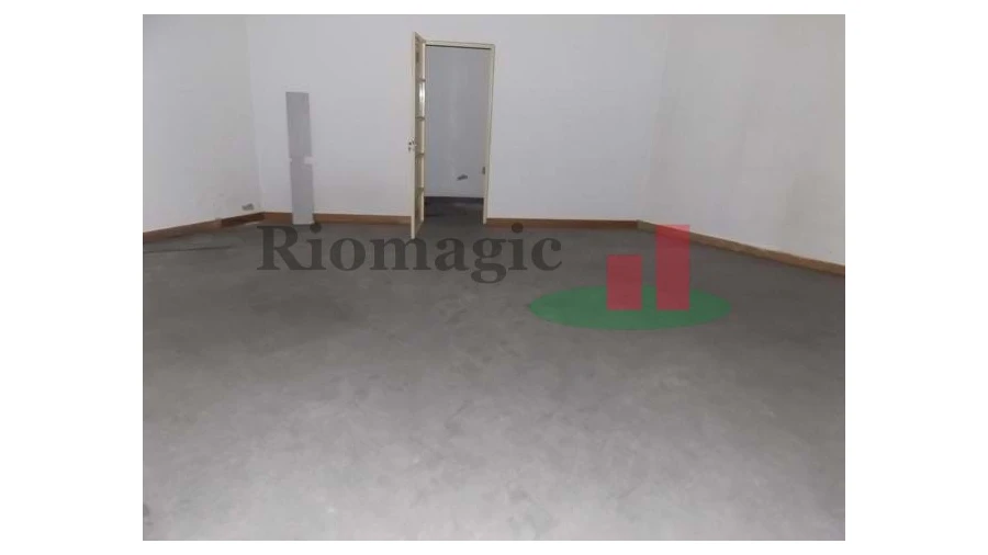 Loja para Venda em Amiais de Baixo Foto 6