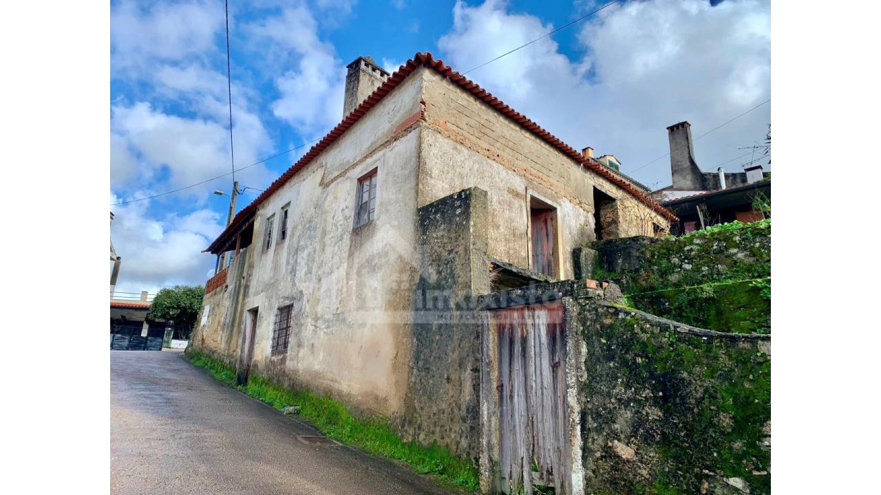 Moradia T2 para Venda em Vila Nova Foto 1