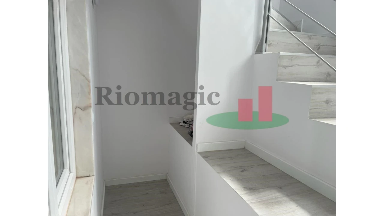 Moradia T9 para Venda em Ajuda Foto 38