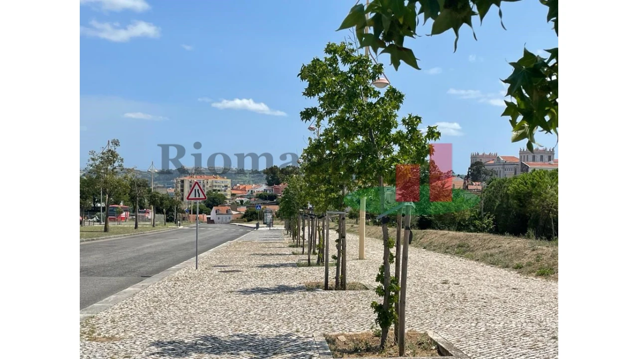 Moradia T9 para Venda em Ajuda Foto 48