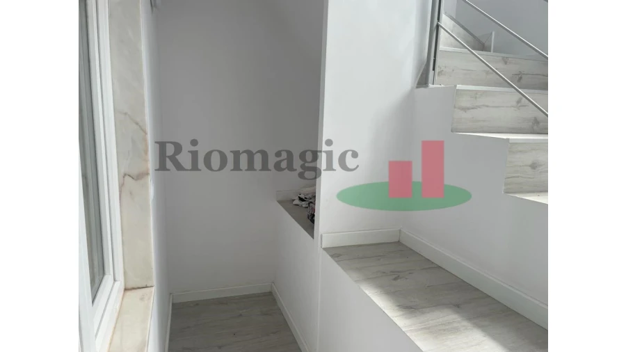 Moradia T9 para Venda em Ajuda Foto 38