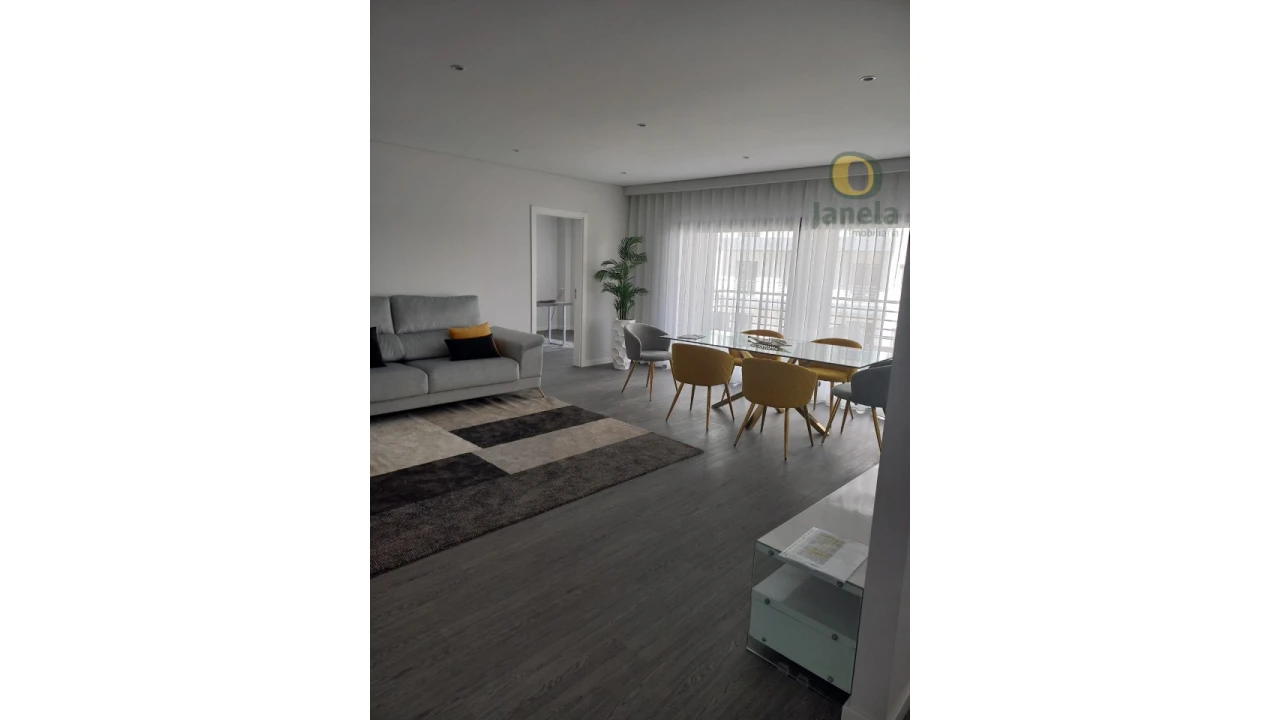 Apartamento T3 para Venda em Quelfes Foto 3