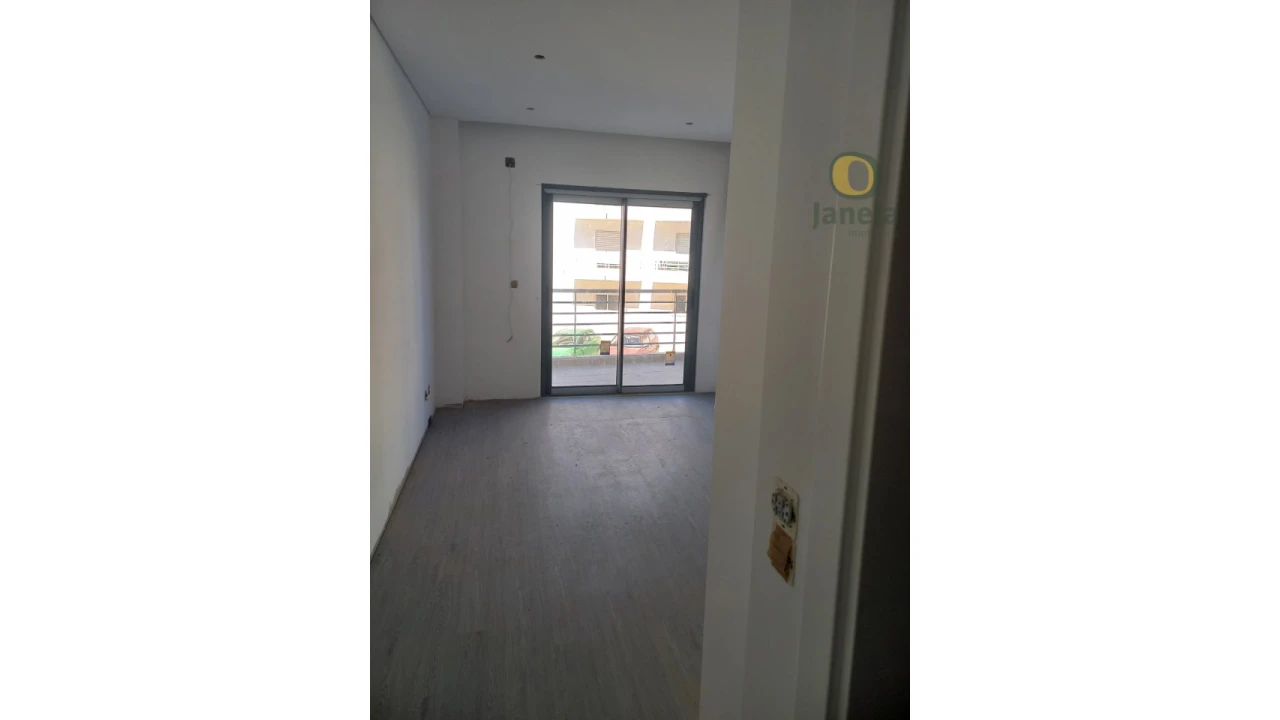 Apartamento T3 para Venda em Quelfes Foto 5