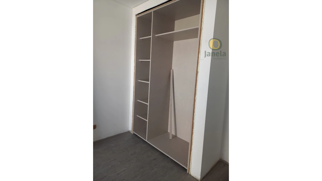 Apartamento T3 para Venda em Quelfes Foto 6