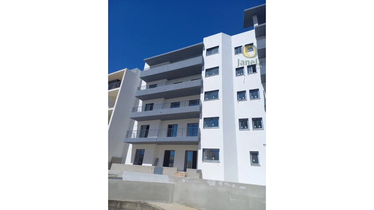 Apartamento T3 para Venda em Quelfes Foto 7