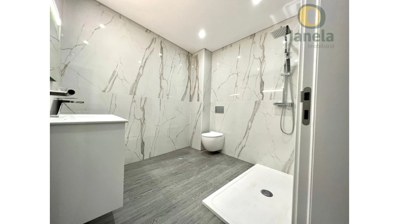 Apartamento T3 para Venda em Quelfes Foto 21