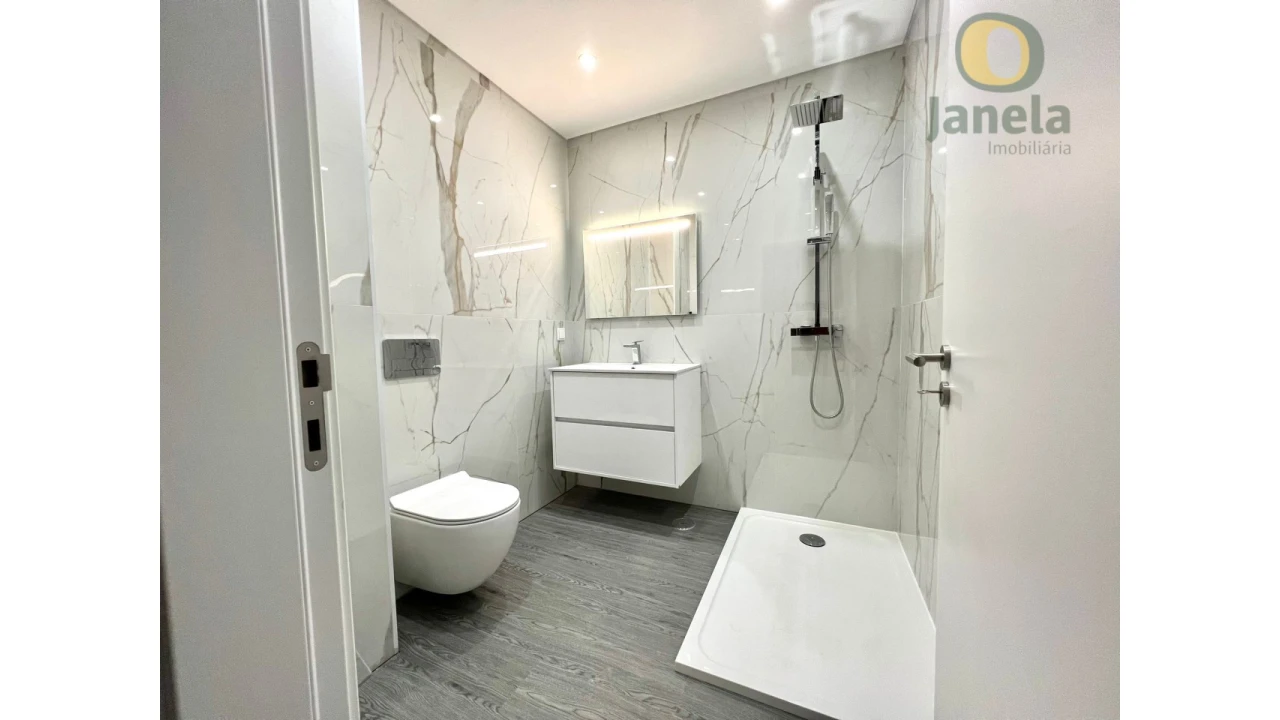 Apartamento T3 para Venda em Quelfes Foto 23