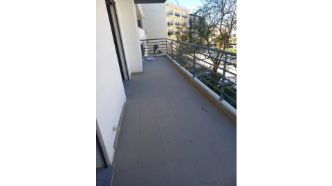 Apartamento T3 para Venda em Quelfes