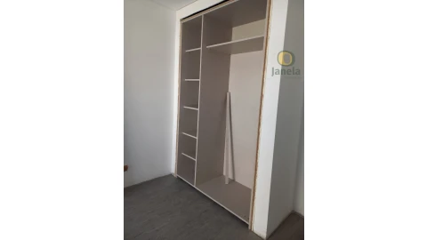 Apartamento T3 para Venda em Quelfes