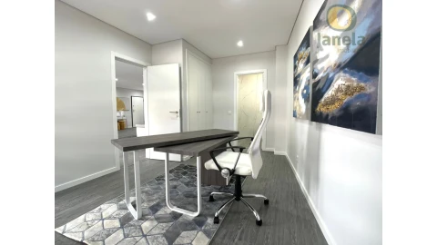 Apartamento T3 para Venda em Quelfes