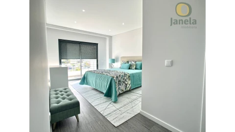 Apartamento T3 para Venda em Quelfes