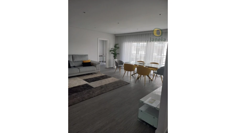 Apartamento T3 para Venda em Quelfes Foto 3