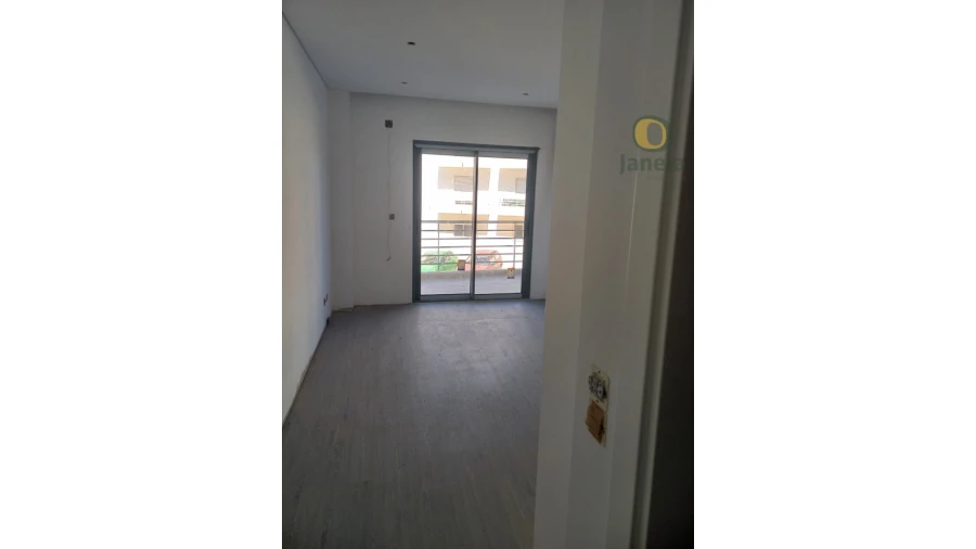 Apartamento T3 para Venda em Quelfes Foto 5