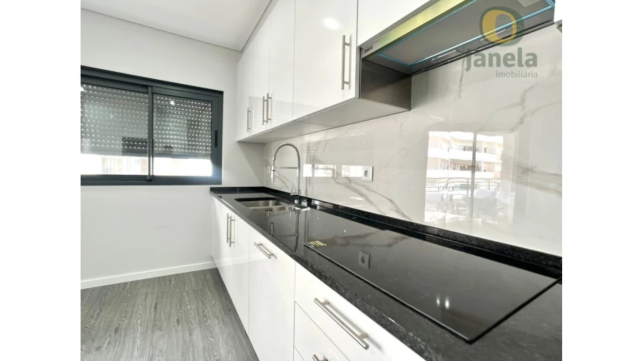 Apartamento T3 para Venda em Quelfes Foto 10