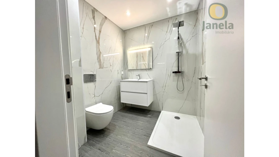 Apartamento T3 para Venda em Quelfes Foto 23