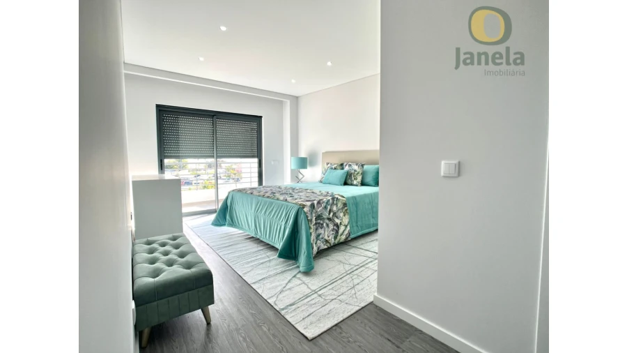 Apartamento T3 para Venda em Quelfes Foto 29