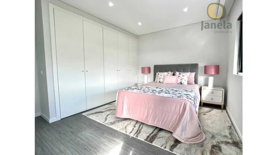 Apartamento T3 para Venda em Quelfes Foto 34
