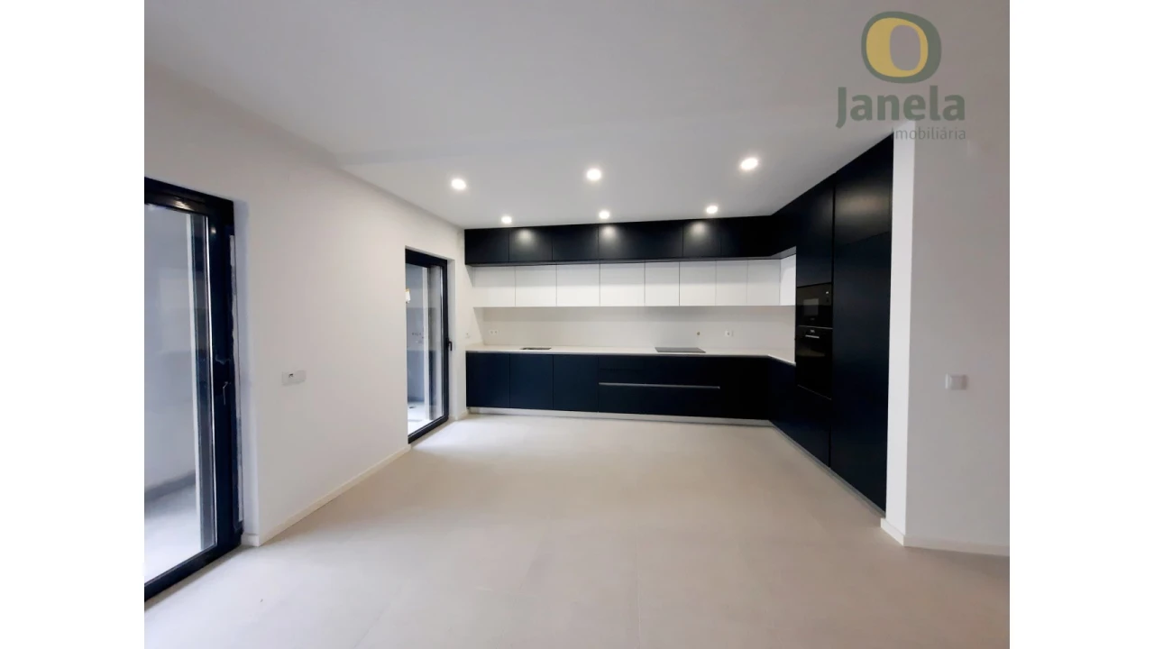Apartamento T3 para Venda em Faro (Sé e São Pedro) Foto 3
