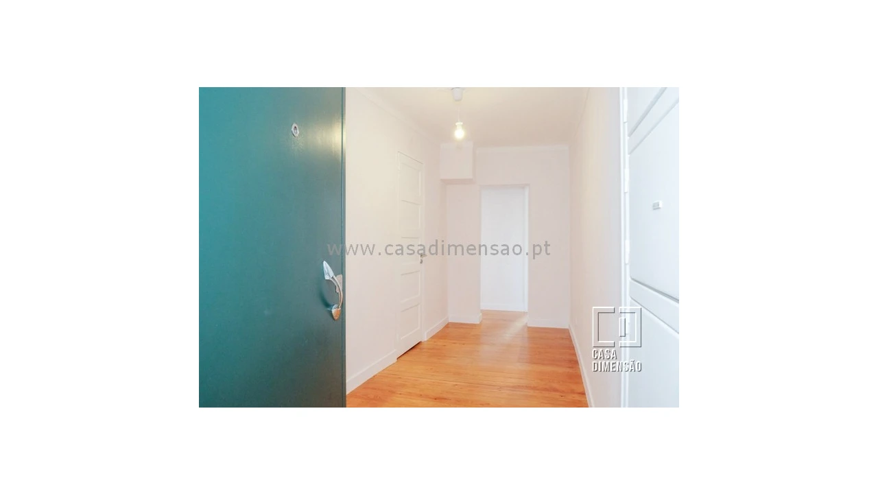 Apartamento T2 para Venda em Santo António Foto 1