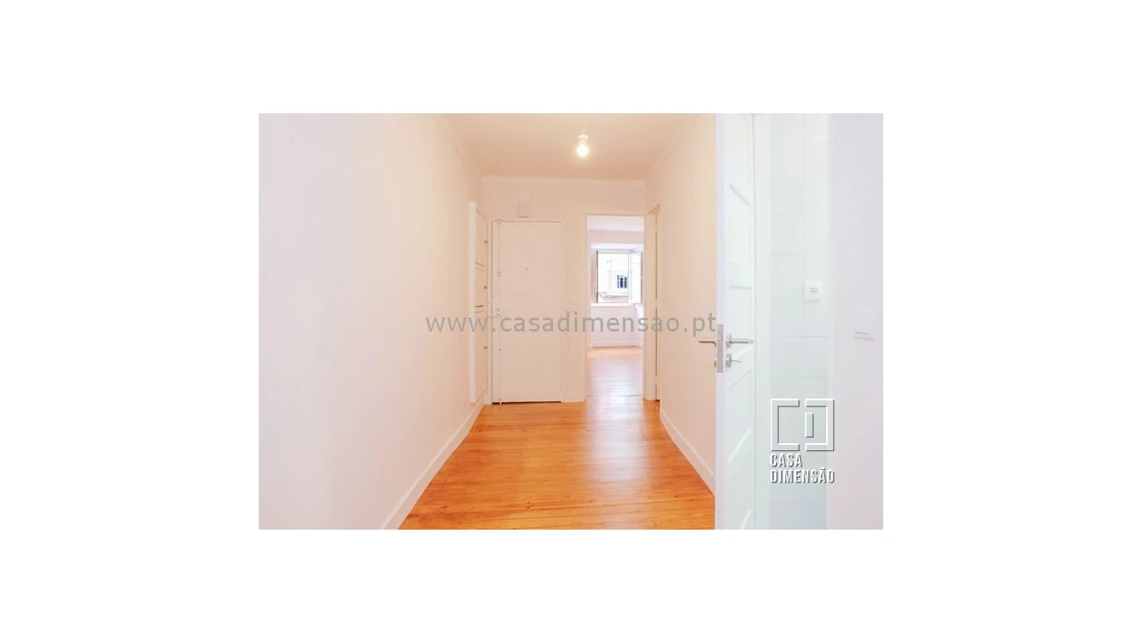 Apartamento T2 para Venda em Santo António Foto 3