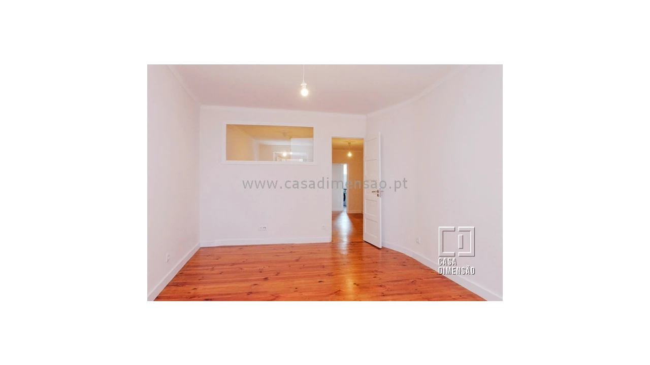 Apartamento T2 para Venda em Santo António Foto 4