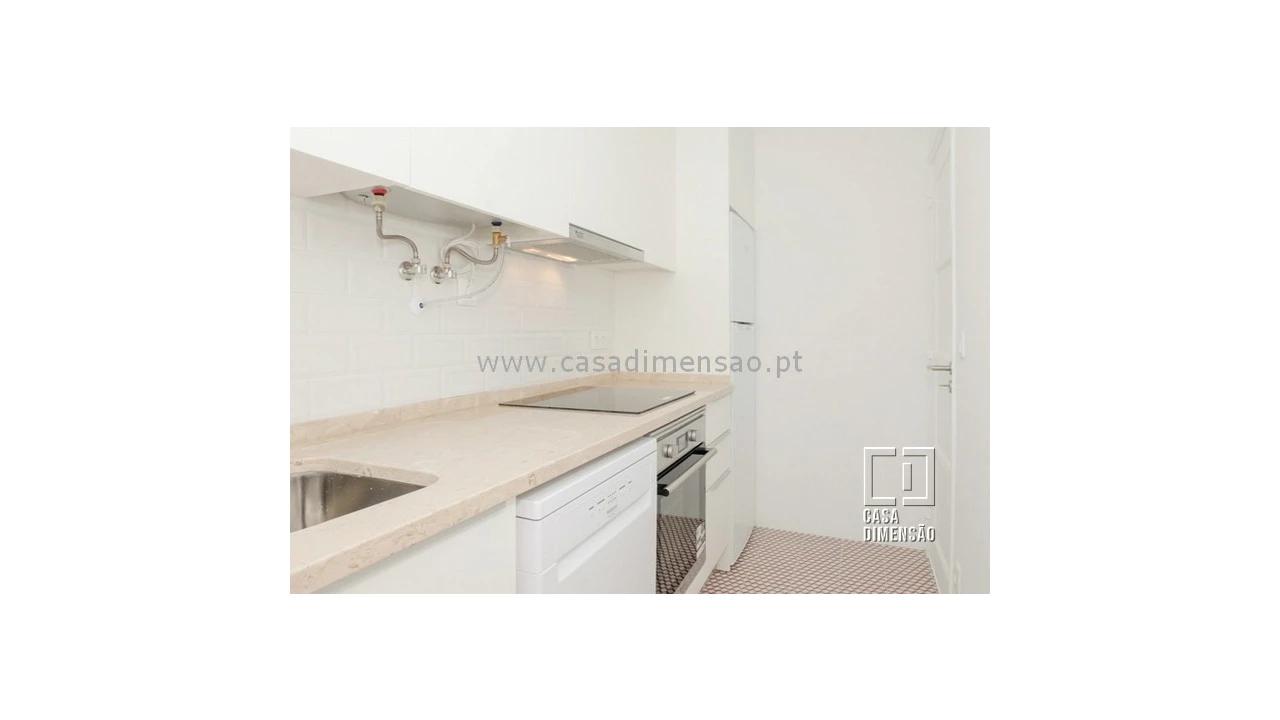 Apartamento T2 para Venda em Santo António Foto 9