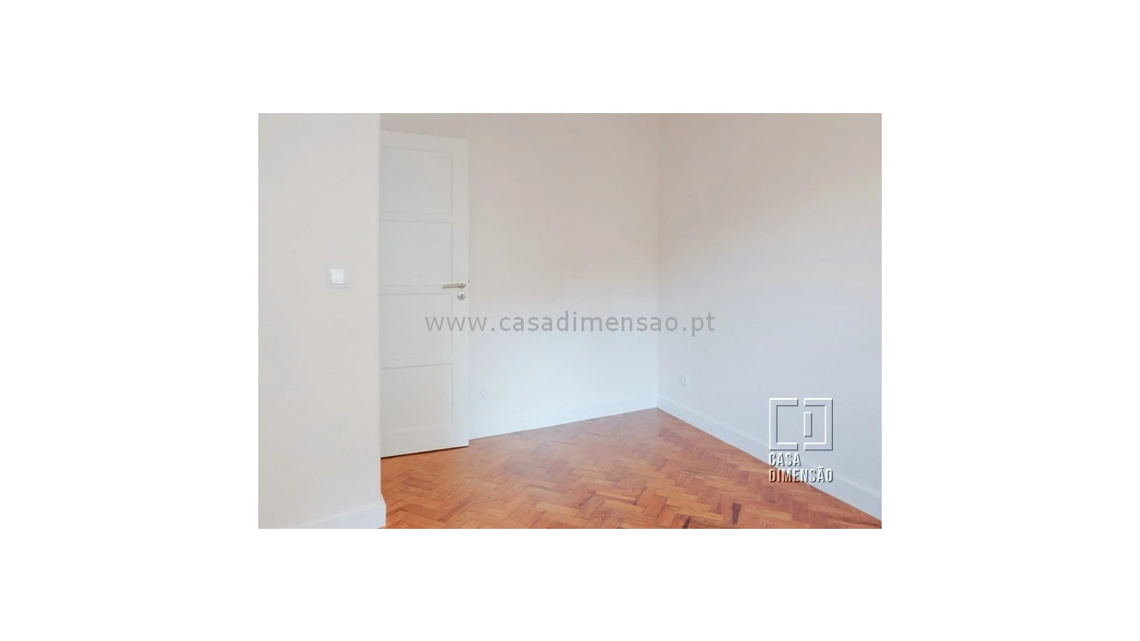Apartamento T2 para Venda em Santo António Foto 11