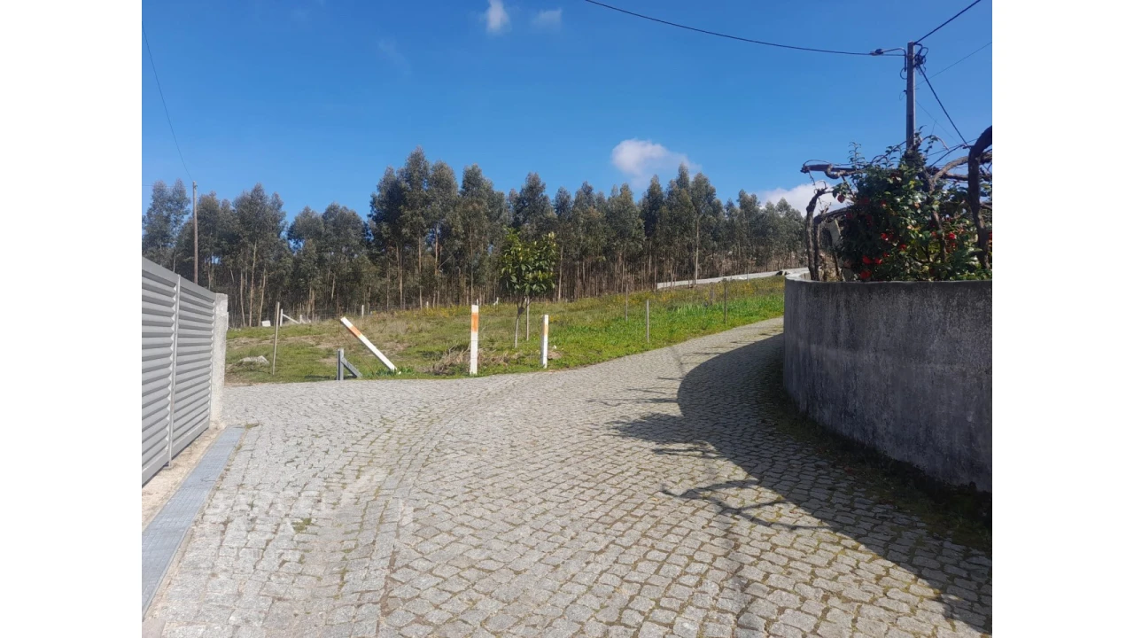 Terreno para Venda em Vila Cova e Feitos Foto 13